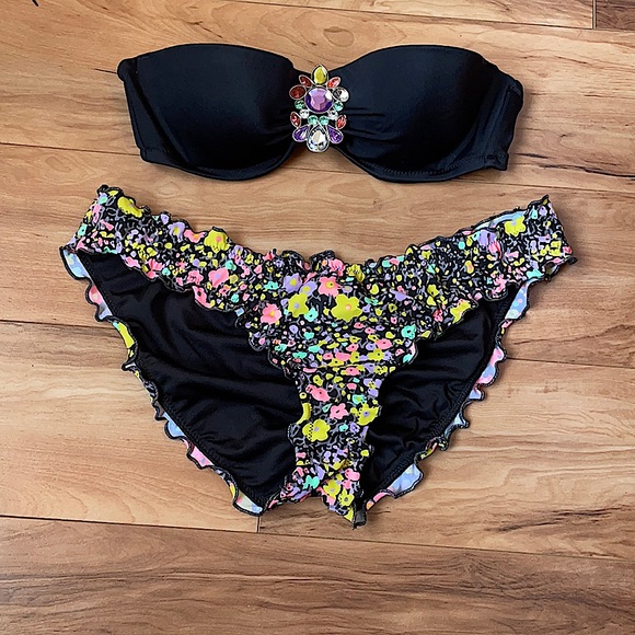 💥NWOT💥 Victoria’s Secret strapless swim top & matching ruched bottoms - Picture 1 of 6